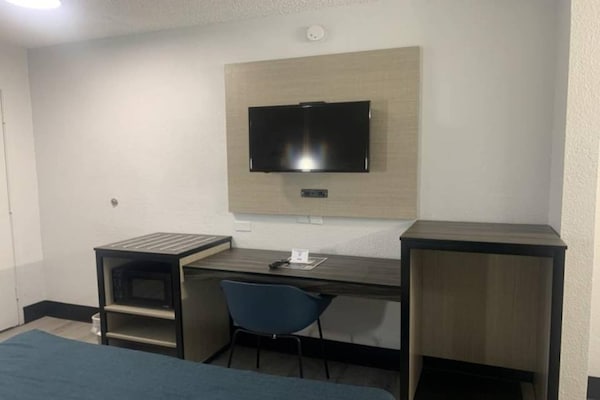 Foto van 2 tweepersoonsbedden | Minikoelkast - Vakantiehuis in Tempe - BedRoom