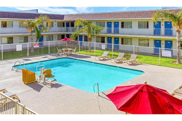 Foto van 1 tweepersoonsbed | Premium - Vakantiehuis in Phoenix - HotelSwimmingPool
