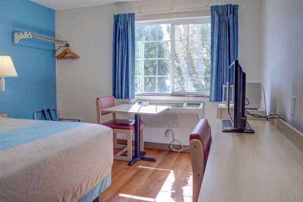 Foto van 1 tweepersoonsbed (queensize) | rolstoeltoegankelijk | NSMK - BedRoom