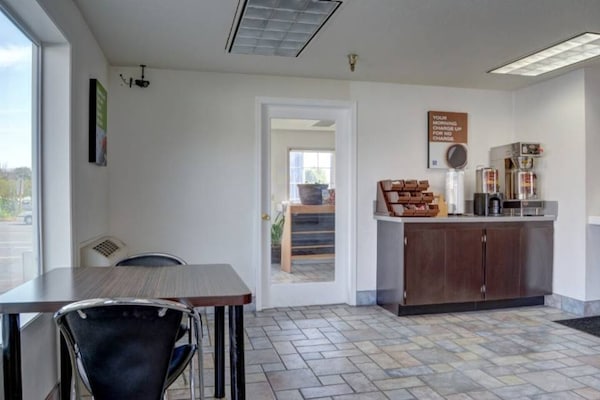 Foto van 2 tweepersoonsbedden | rolstoeltoegankelijk | NSMK - FloorPlan