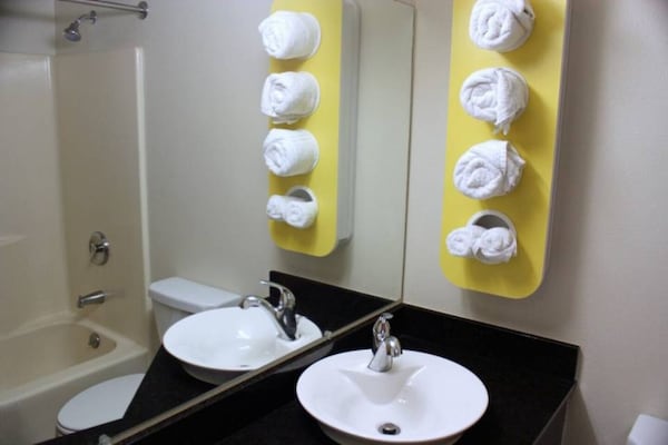 Foto van 2 tweepersoonsbedden | roken - Vakantiehuis in The Dalles - Facilities