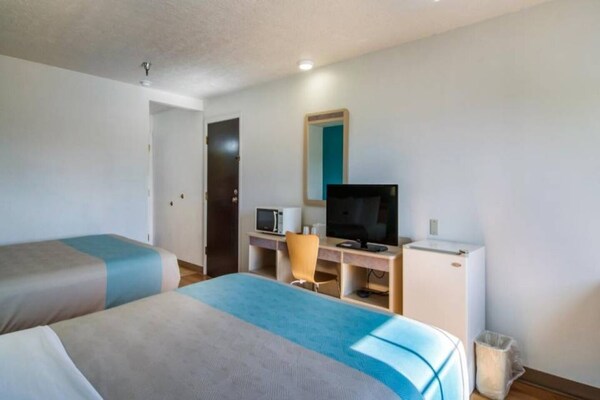 Foto van 2 tweepersoonsbedden | roken - Vakantiehuis in The Dalles - BedRoom