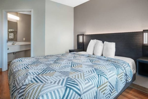 Foto van 1 tweepersoonsbed (queensize) | Magnetron (magnetron), rookvrij - BedRoom