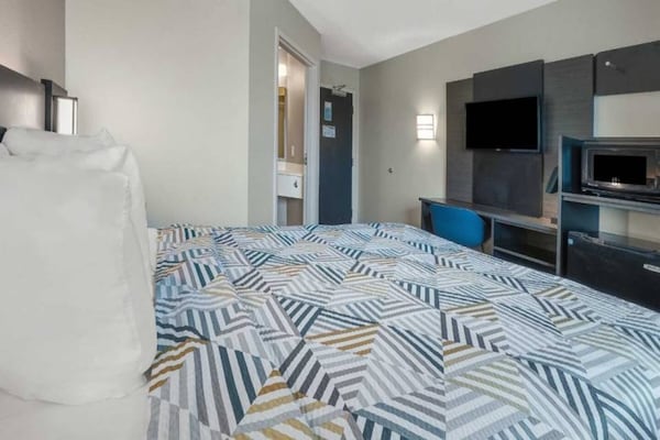Foto van 1 tweepersoonsbed (queensize) | Magnetron (magnetron), rookvrij - BedRoom