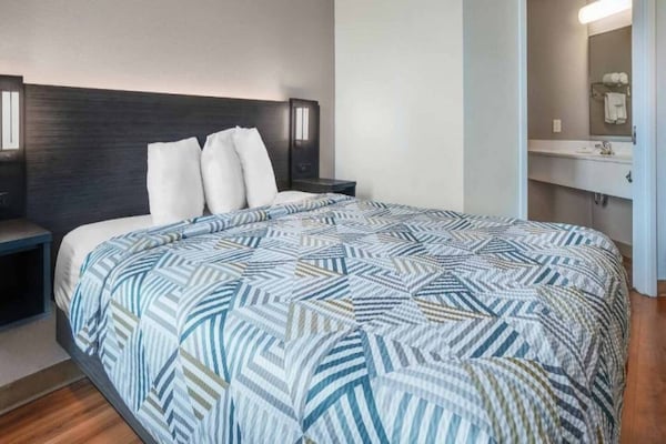 Foto van 1 tweepersoonsbed (queensize) | Magnetron (magnetron), rookvrij - BedRoom