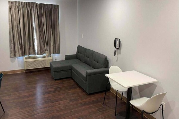 Foto van 1 tweepersoonsbed (Queensize) | NSMK keuken, slaapbank - Facilities