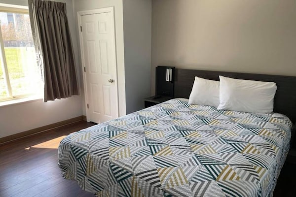 Foto van 1 tweepersoonsbed (Queensize) | NSMK keuken, slaapbank - BedRoom