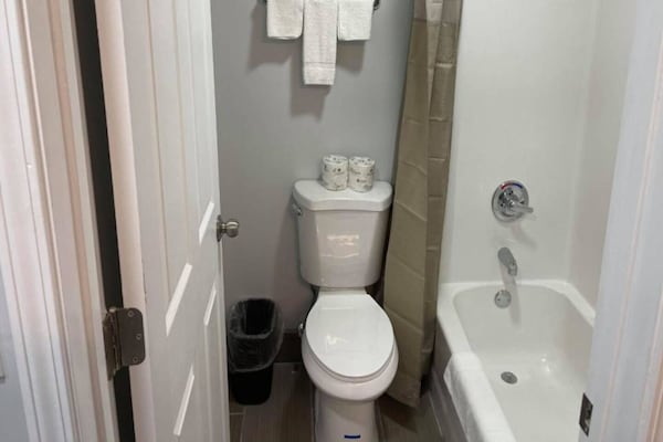 Foto van 2 tweepersoonsbedden | Nsmk, keuken, slaapbank - Vakantiehuis in Peoria IL - BathRoom