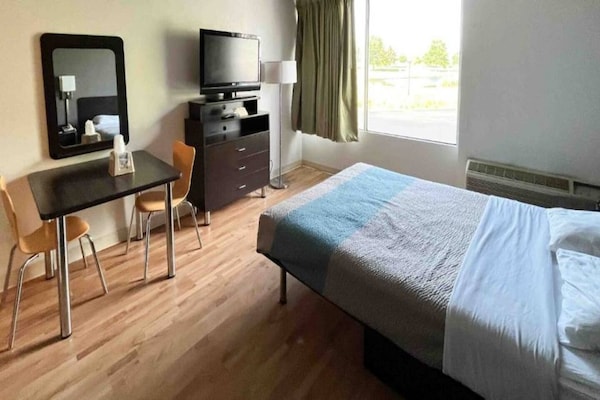 Foto van 1 kingsize bed | Rookvrij, Keuken - Vakantiehuis in Clarion - BedRoom
