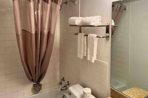 Foto van 1 kingsize bed | Roken toegestaan, Keuken - Vakantiehuis in Clarion - BathRoom