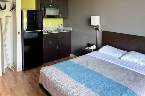 Foto van 1 tweepersoonsbed (queensize) | Roken toegestaan, Keuken - BedRoom