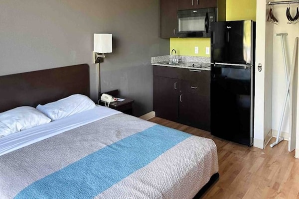 Foto van 1 tweepersoonsbed (queensize) | Roken toegestaan, Keuken - BedRoom