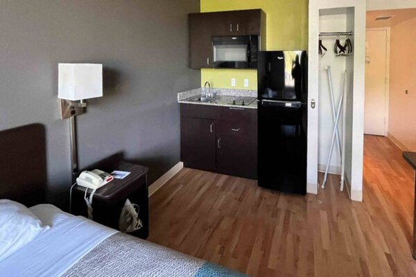Foto van 1 tweepersoonsbed (queensize) | Roken toegestaan, Keuken - BedRoom
