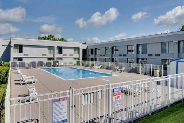 Foto van 1 tweepersoonsbed (queensize) | Rookvrij - Vakantiehuis in Clarion - Pool
