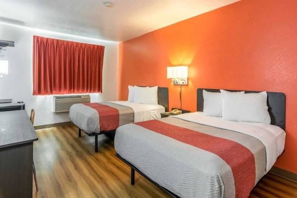 Foto van 2 tweepersoonsbedden (queensize) | Roken toegestaan - BedRoom