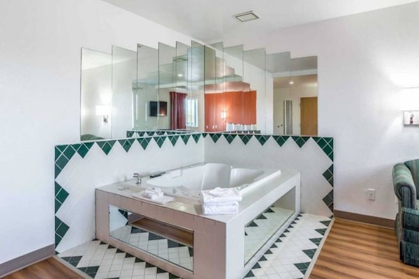 Foto van 2 tweepersoonsbedden (queensize) | Rookvrij - Vakantiehuis in HARRISVILLE - BathRoom