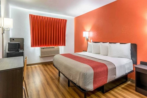 Foto van 1 kingsize bed | Suite, NSMK, bubbelbad - Vakantiehuis in HARRISVILLE - BedRoom
