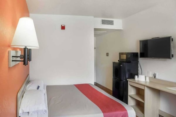 Foto van 1 tweepersoonsbed (Queensize) | Medford, OR - Vakantiehuis in Medford OR - BedRoom