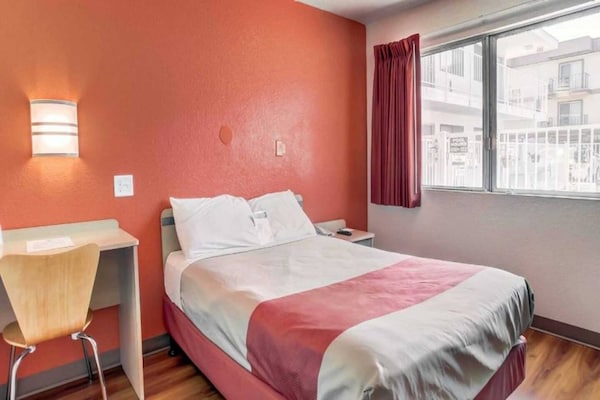 Foto van 1 tweepersoonsbed (Queensize) | Medford, OR - Vakantiehuis in Medford OR - BedRoom