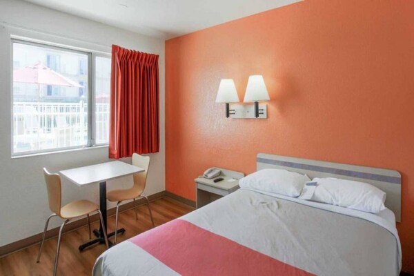Foto van 1 tweepersoonsbed (Queensize) | Medford, OR - Vakantiehuis in Medford OR - BedRoom