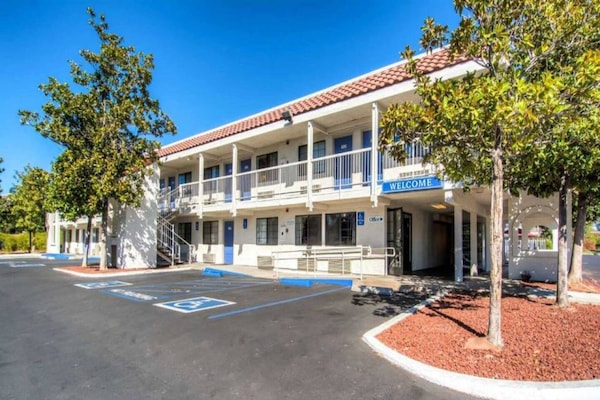 Foto van 2 queensize bedden | Premium, Micfridge - Vakantiehuis in Redding CA - ExteriorSummer