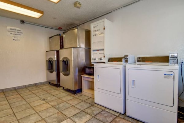 Foto van 2 tweepersoonsbedden | Nieuw ontworpen, NSMK, Bekijk - FloorPlan