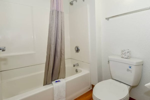 Foto van 2 tweepersoonsbedden | Rookvrij - Vakantiehuis in Riverside - Facilities