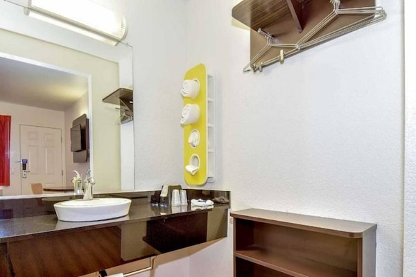 Foto van 2 tweepersoonsbedden | Rookvrij - Vakantiehuis in Riverside - BathRoom