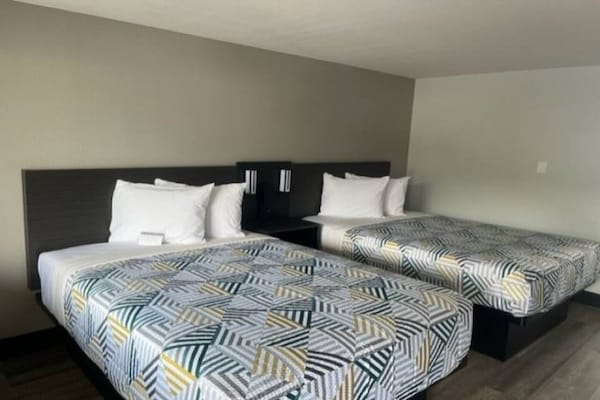 Foto van 2 tweepersoonsbedden | Rookvrij, Keuken - Vakantiehuis in Eureka - BedRoom