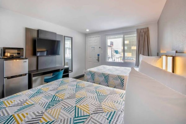 Foto van 2 tweepersoonsbedden | Rookvrij, Keuken - Vakantiehuis in Eureka - BedRoom