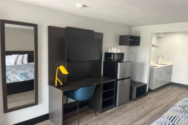 Foto van 2 tweepersoonsbedden | Rookvrij, Keuken - Vakantiehuis in Eureka - Facilities