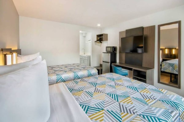Foto van 2 tweepersoonsbedden | Rookvrij, Keuken - Vakantiehuis in Eureka - BedRoom