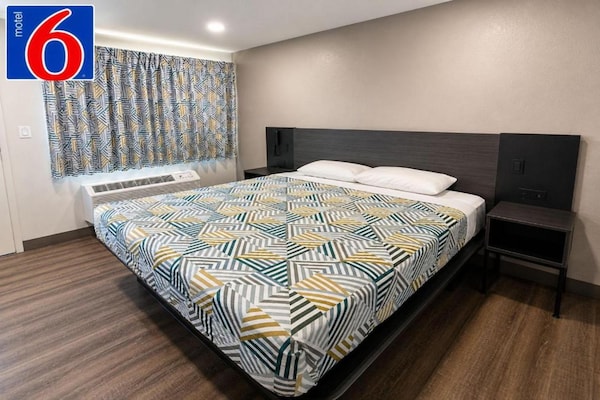 Foto van 1 kingsize bed | Micfridge - Vakantiehuis in Yreka - BedRoom