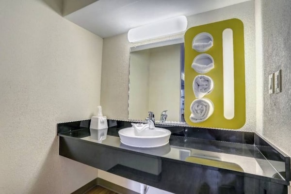 Foto van 2 tweepersoonsbedden (queensize) | Rookvrij - Vakantiehuis in Dickson - Facilities