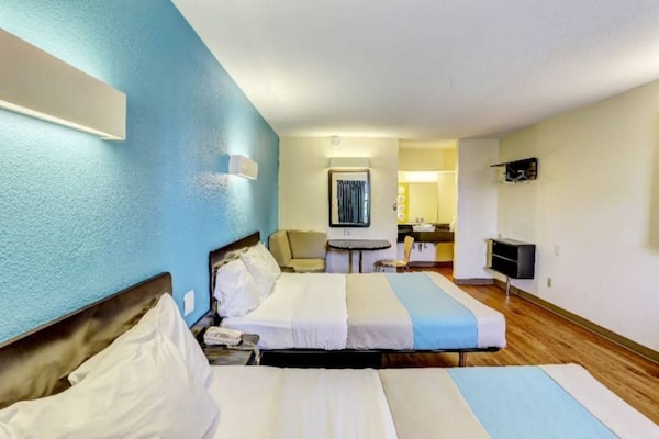 Foto van 2 tweepersoonsbedden (queensize)|Roken toegestaan - Vakantiehuis in Dickson - Facilities