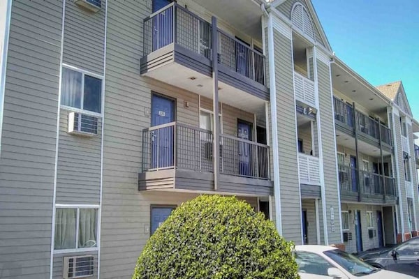 Foto van 2 tweepersoonsbedden | Roken toegestaan | Keuken - Vakantiehuis in Fayetteville - ExteriorSummer