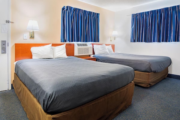 Foto van 2 tweepersoonsbedden | Roken toegestaan | Keuken - Vakantiehuis in Fayetteville - BedRoom