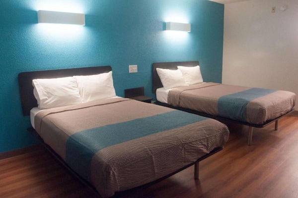 Foto van 2 tweepersoonsbedden | Roken toegestaan - Vakantiehuis in Raleigh NC - BedRoom