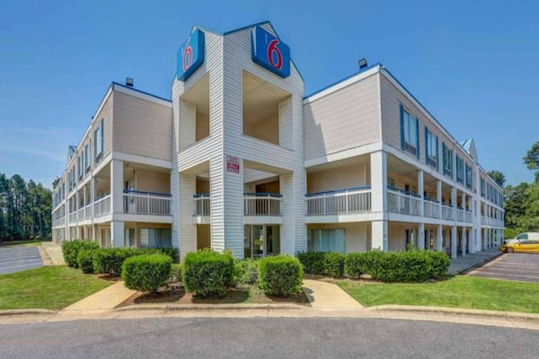 Foto van 2 tweepersoonsbedden | Roken toegestaan - Vakantiehuis in Raleigh NC - ExteriorSummer