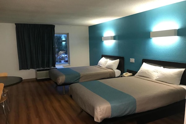 Foto van 2 tweepersoonsbedden | Roken toegestaan - Vakantiehuis in Raleigh NC - BedRoom