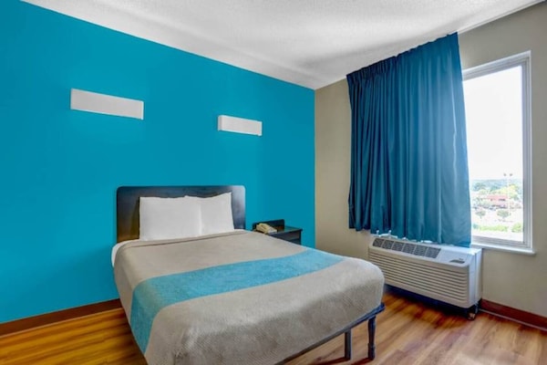 Foto van 1 tweepersoonsbed (queensize) | Roken toegestaan - Vakantiehuis in Raleigh NC - BedRoom