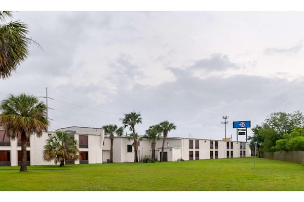 Foto van 2 slpkmrs|Mindervalide|Douche|Rookvrij - Vakantiehuis in New-Orleans - Outdoor