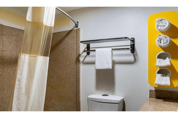 Foto van 2 slpkmrs|Mindervalide|Douche|Rookvrij - Vakantiehuis in New-Orleans - BathRoom