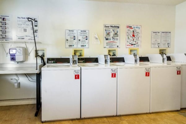 Foto van 2 tweepersoonsbedden | Niet-roken, koelkast - Vakantiehuis in Fayetteville - Facilities