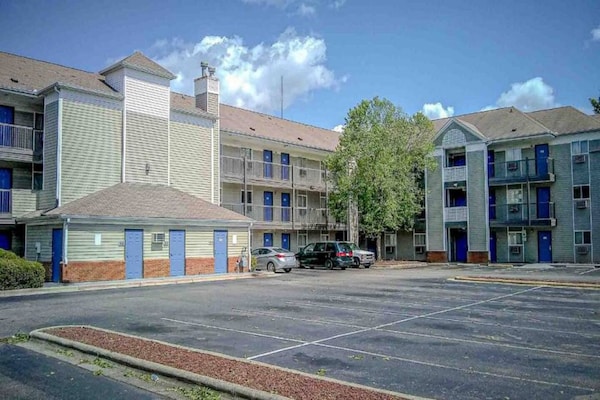 Foto van 2 tweepersoonsbedden | Niet-roken, koelkast - Vakantiehuis in Fayetteville - ExteriorSummer