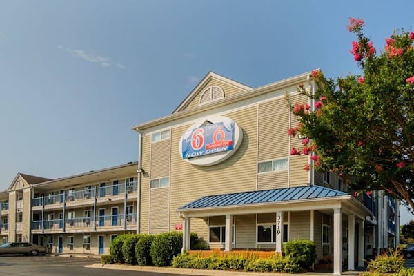 Foto van 2 tweepersoonsbedden | Suite, rookvrij, keuken - Vakantiehuis in Fayetteville - ExteriorSummer