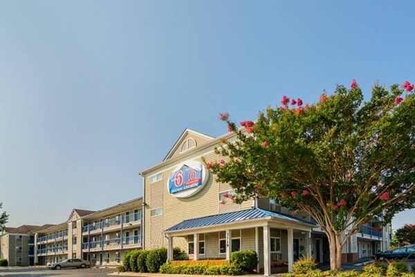 Foto van 2 tweepersoonsbedden | Suite, rookvrij, keuken - Vakantiehuis in Fayetteville - ExteriorSummer