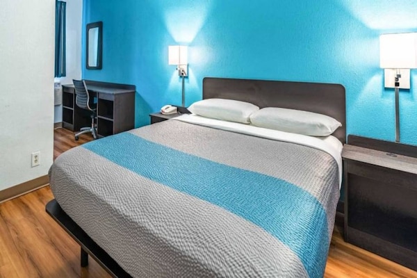 Foto van 1 tweepersoonsbed (queensize) | Roken toegestaan - Vakantiehuis in Elmsford - BedRoom