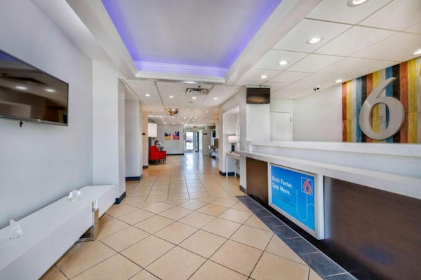 Foto van 2 tweepersoonsbedden | Rookvrij - Vakantiehuis in Norman - HallReception