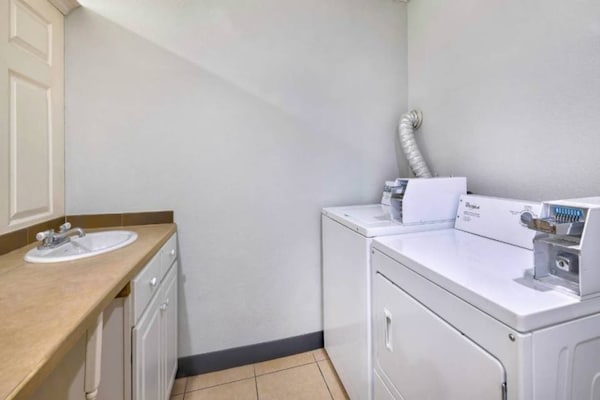 Foto van 2 tweepersoonsbedden | Niet-roken, koelkast - Vakantiehuis in Norman - Facilities